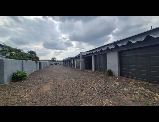 3 BEDROOM DUPLEX FOR SALE IN ASTON MANOR